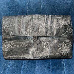 YSL BLACK CLUTCH. barely used.